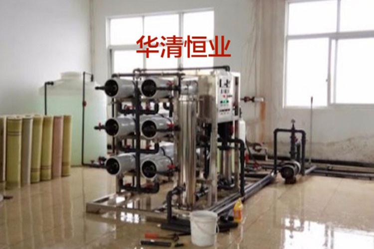活性炭；主要呈颗粒状，主要用于去除水中的异味、气味、氯气、氯胺及一些有机物
